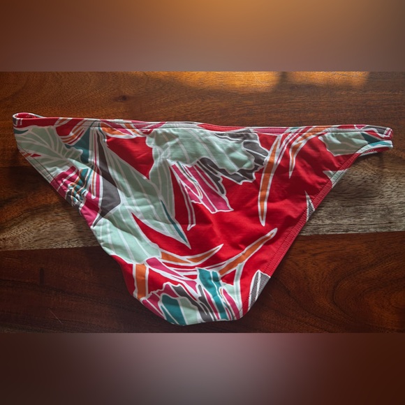 Victoria’s Secret Bikini Bottoms Size Medium Tropical Print - Picture 3 of 9